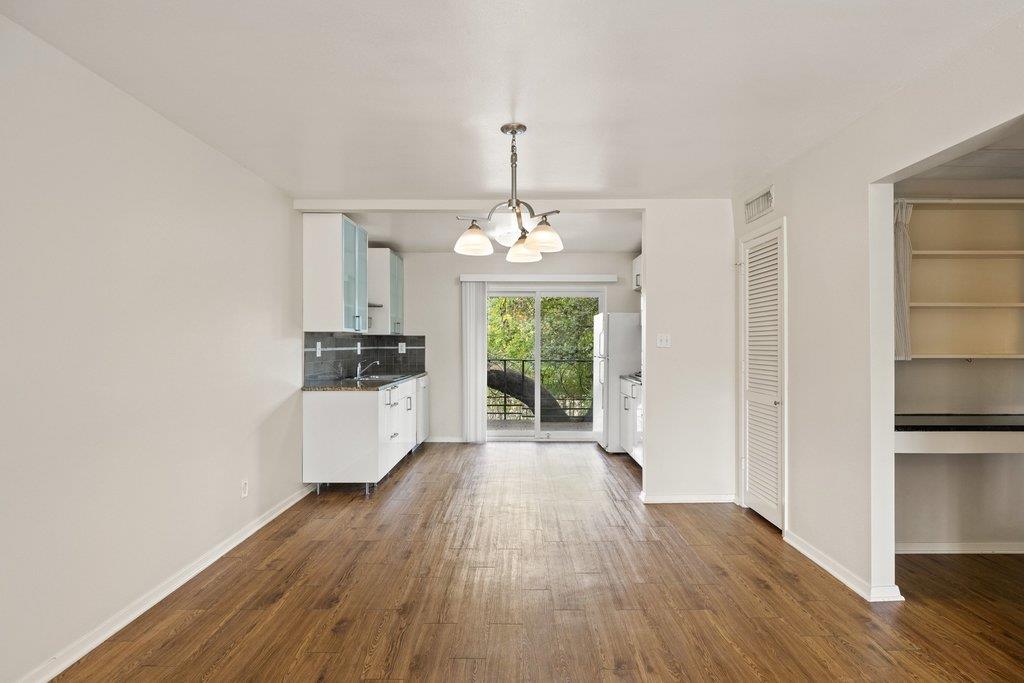 1210  Windsor Rd  #209, photo 8