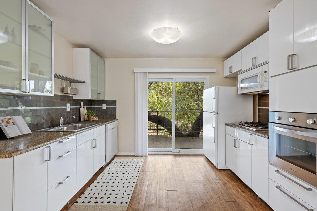 1210  Windsor Rd  #209, photo 9