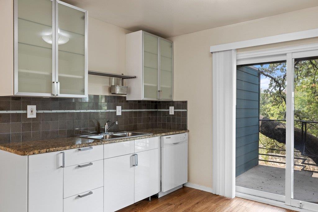 1210  Windsor Rd  #209, photo 10