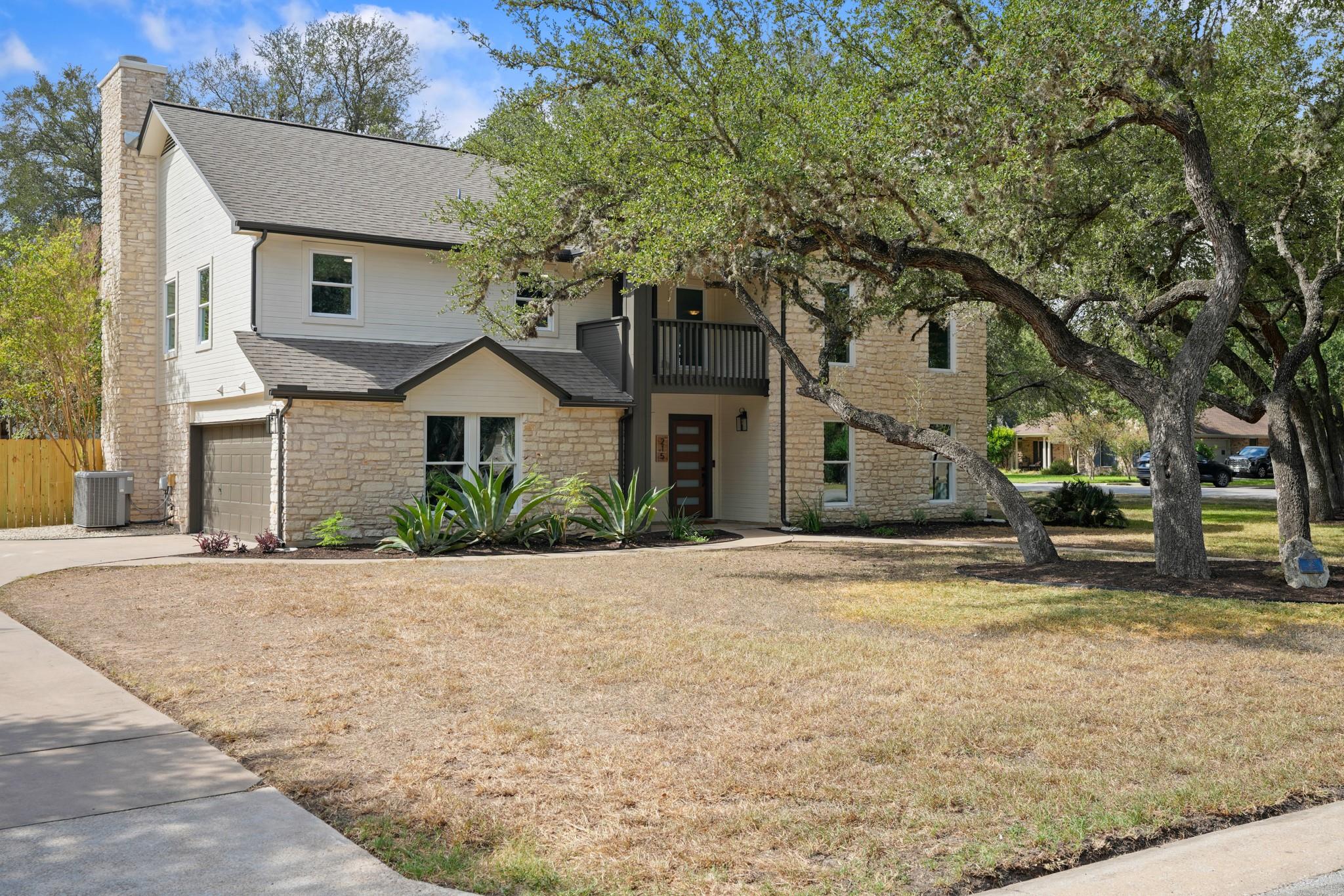 215  Dewberry Cv, photo 2