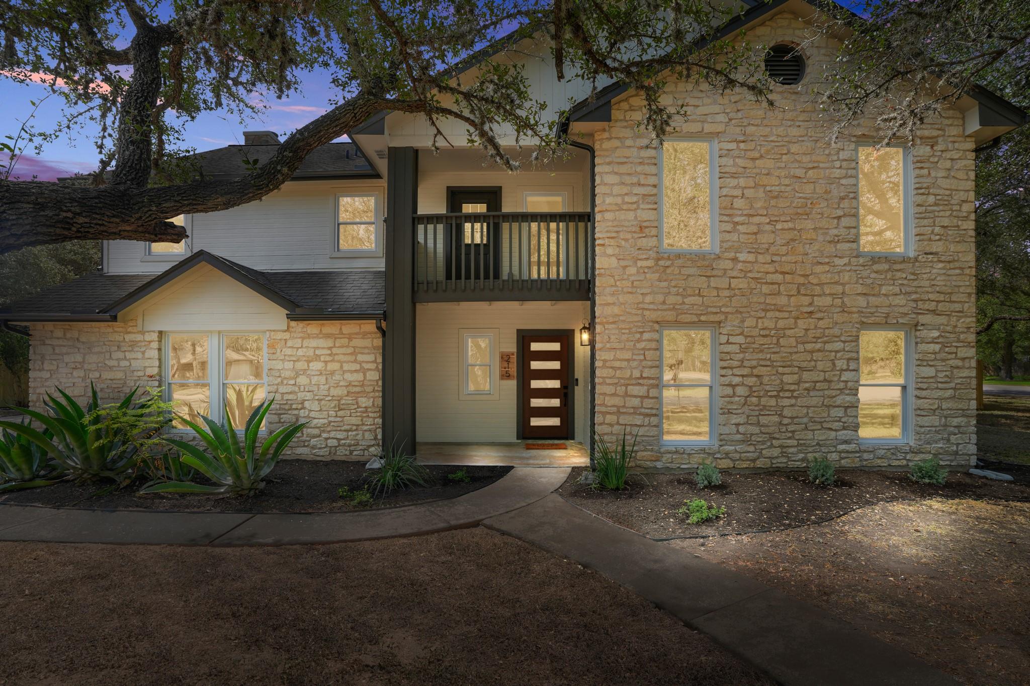 215  Dewberry Cv, photo 3
