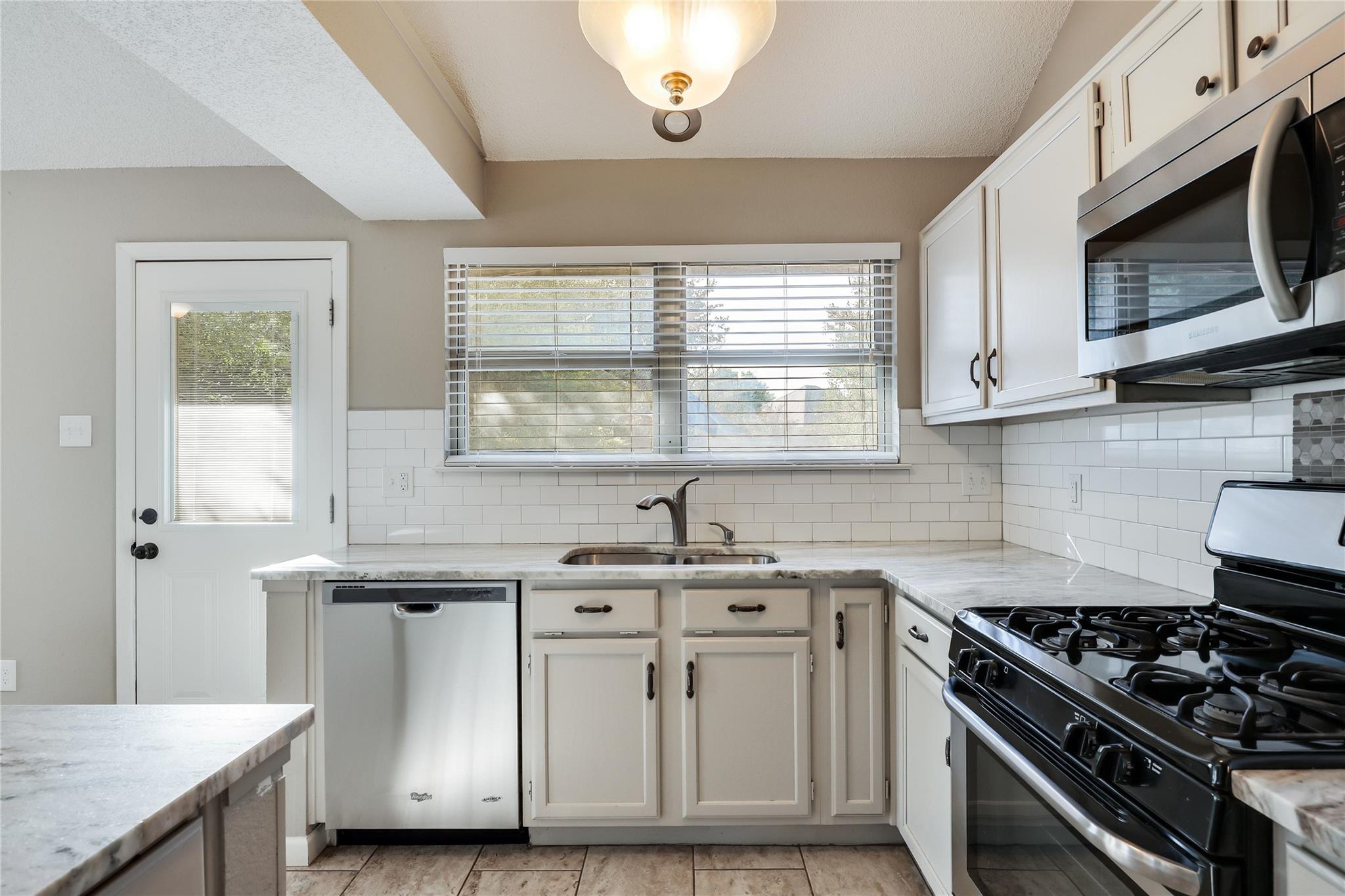 16712  VILLAGE OAK Loop, photo 12