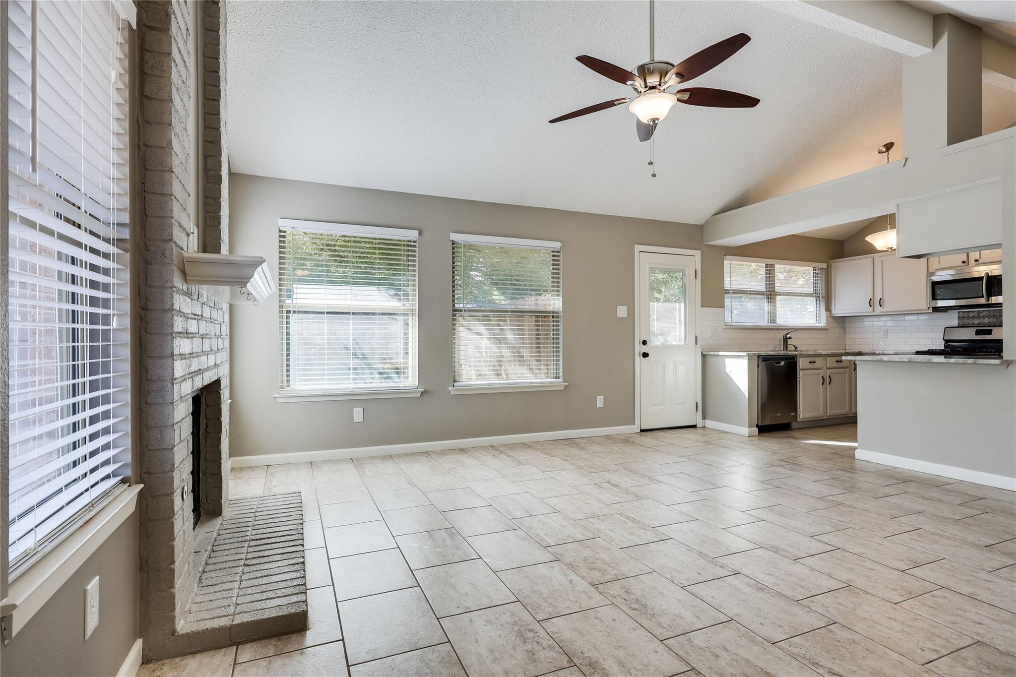 16712  VILLAGE OAK Loop, photo 4