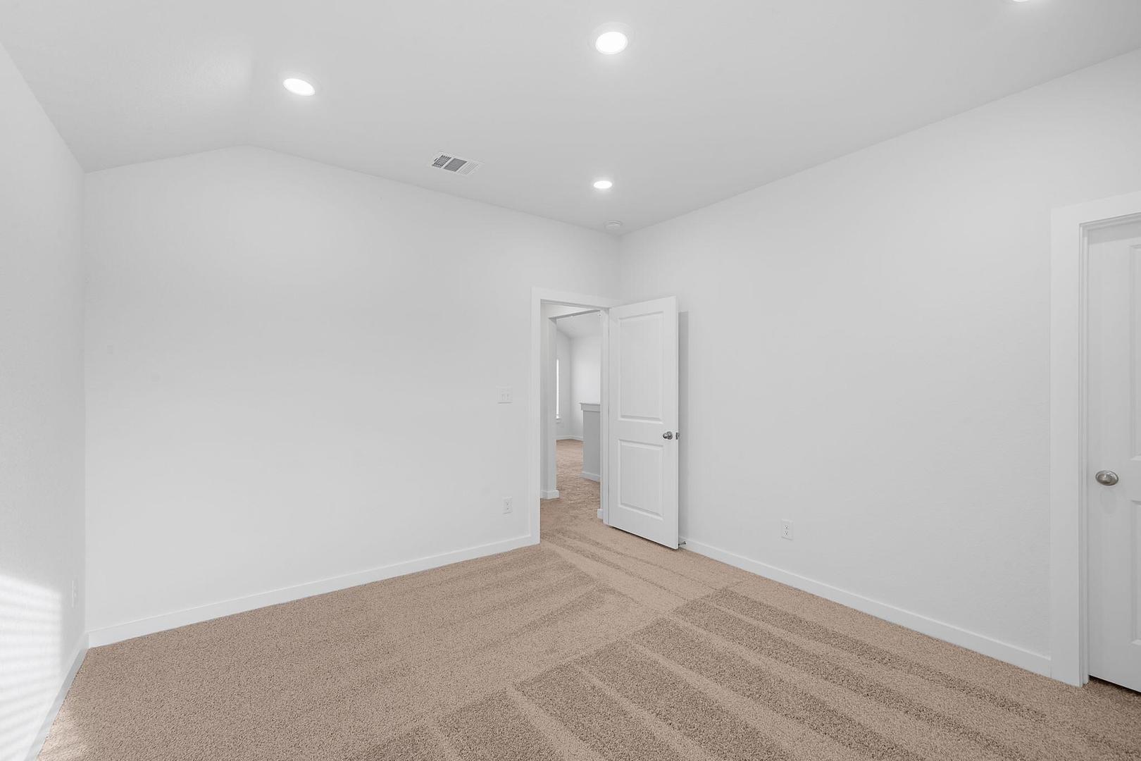 124  Hadleigh Dr, photo 10