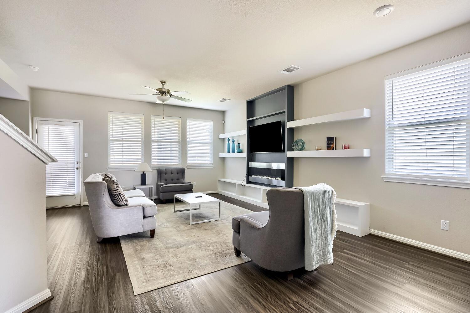 5547  Bellissima Way, photo 3