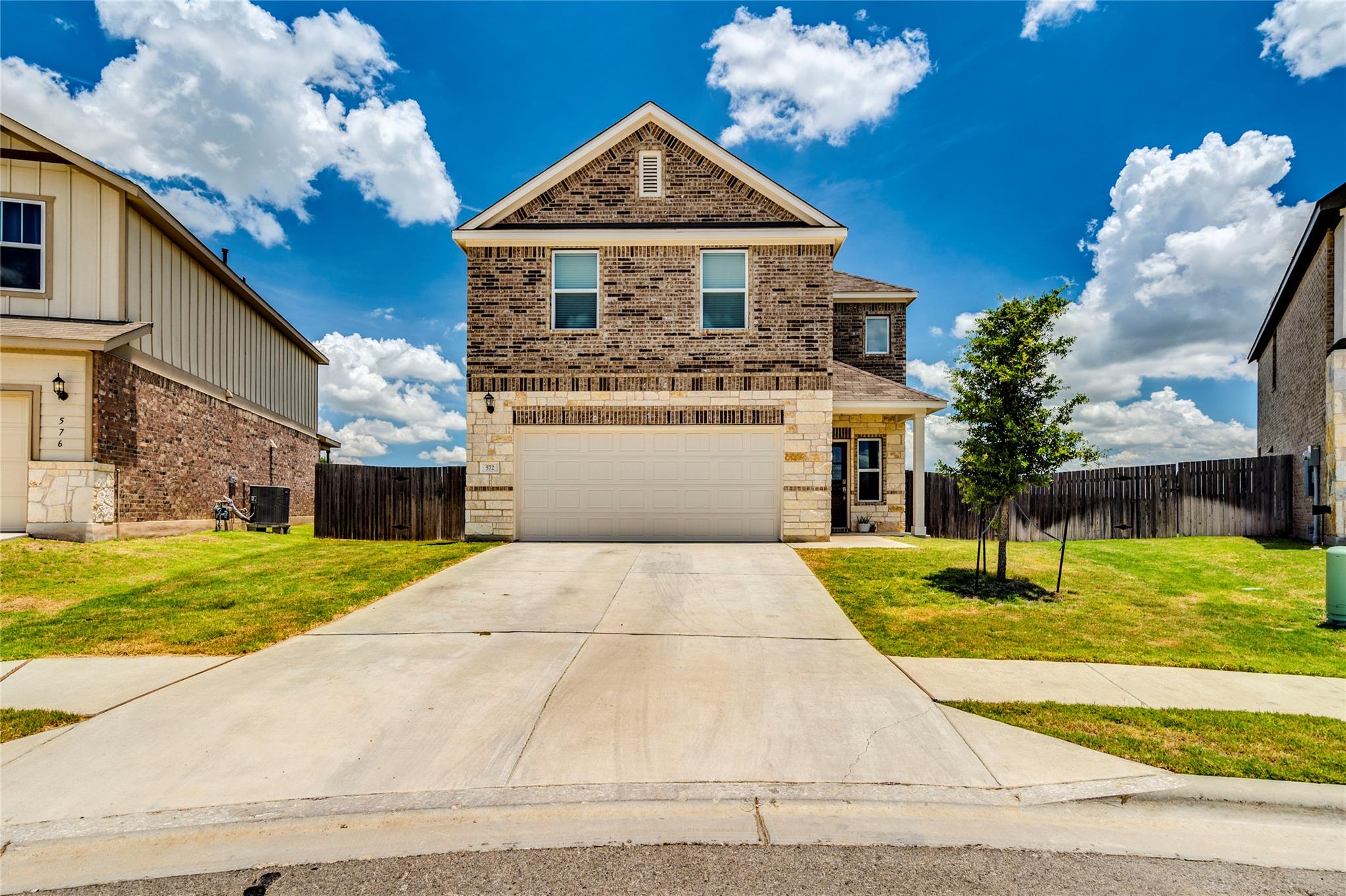 572  Pepperbark Loop, photo 2