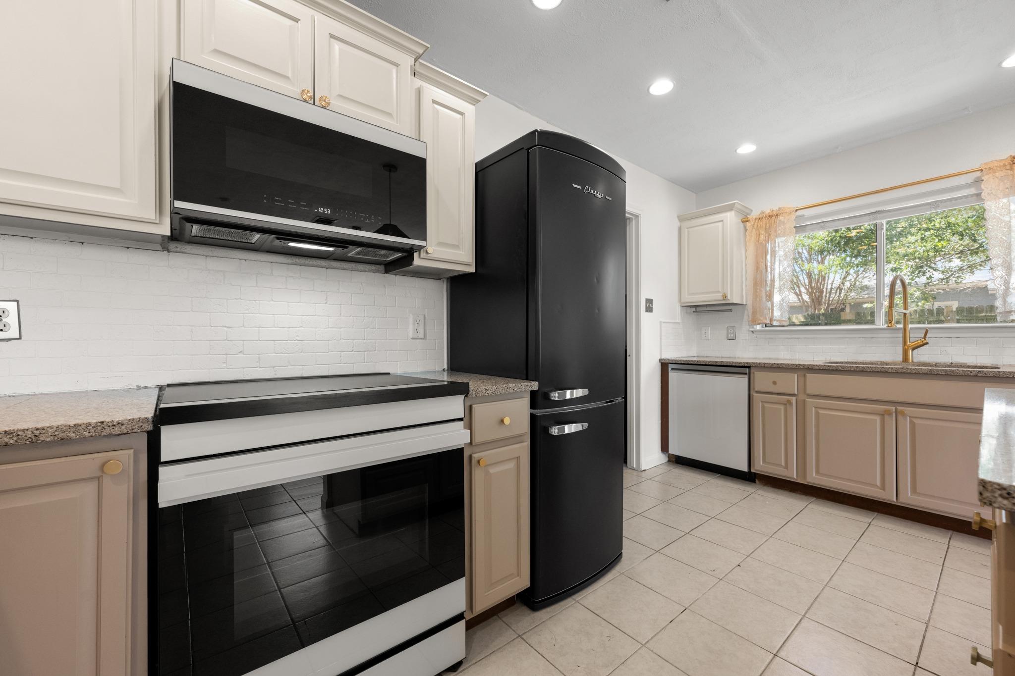 3420  Settlement Dr, photo 12