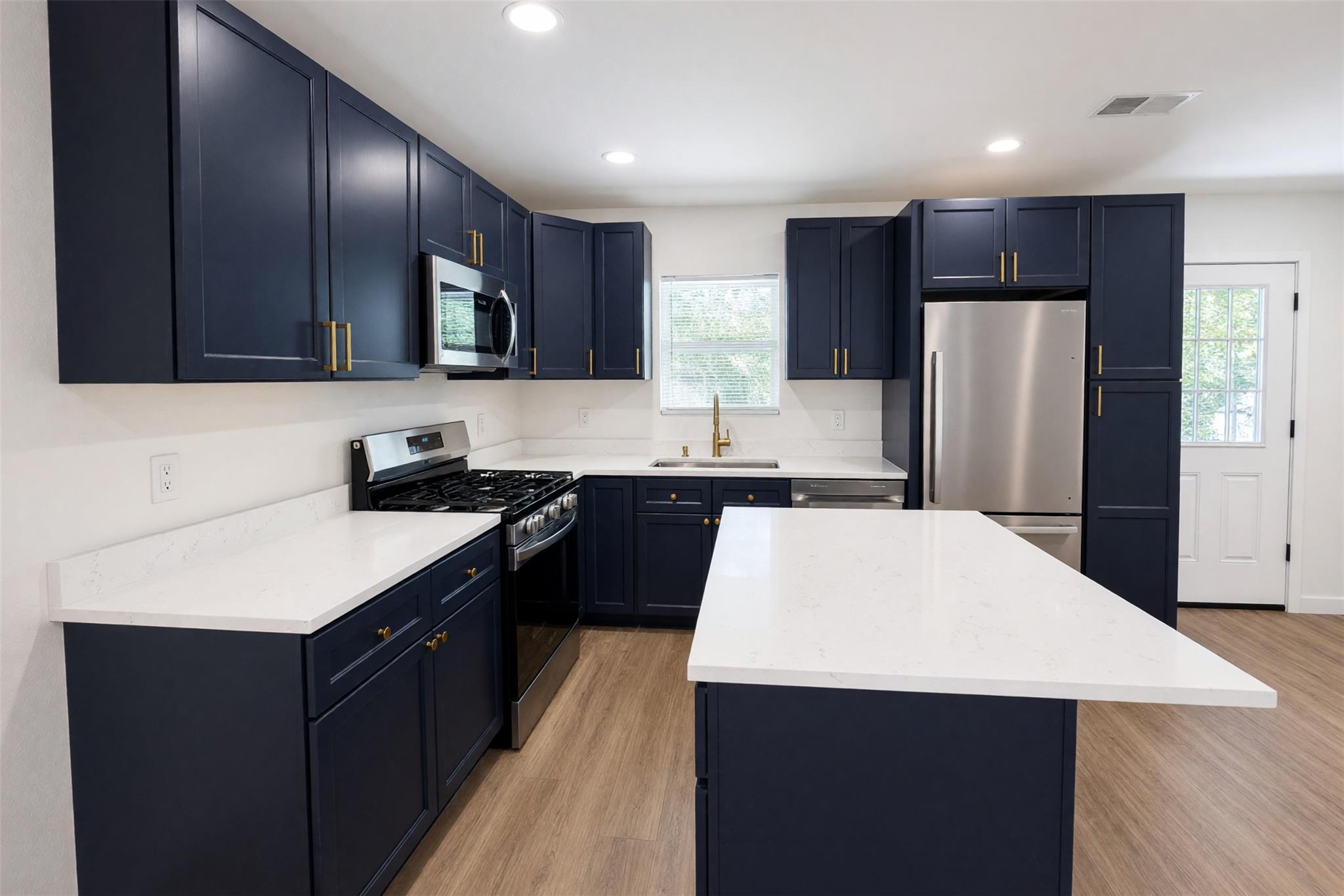 407  Tamworth Ave, photo 8