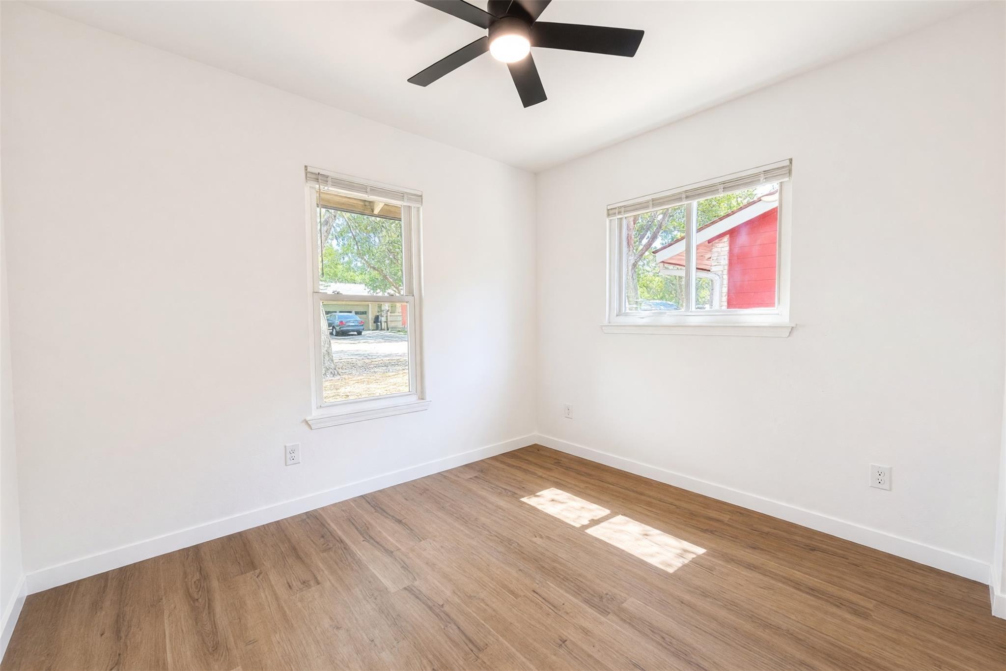 407  Tamworth Ave, photo 9