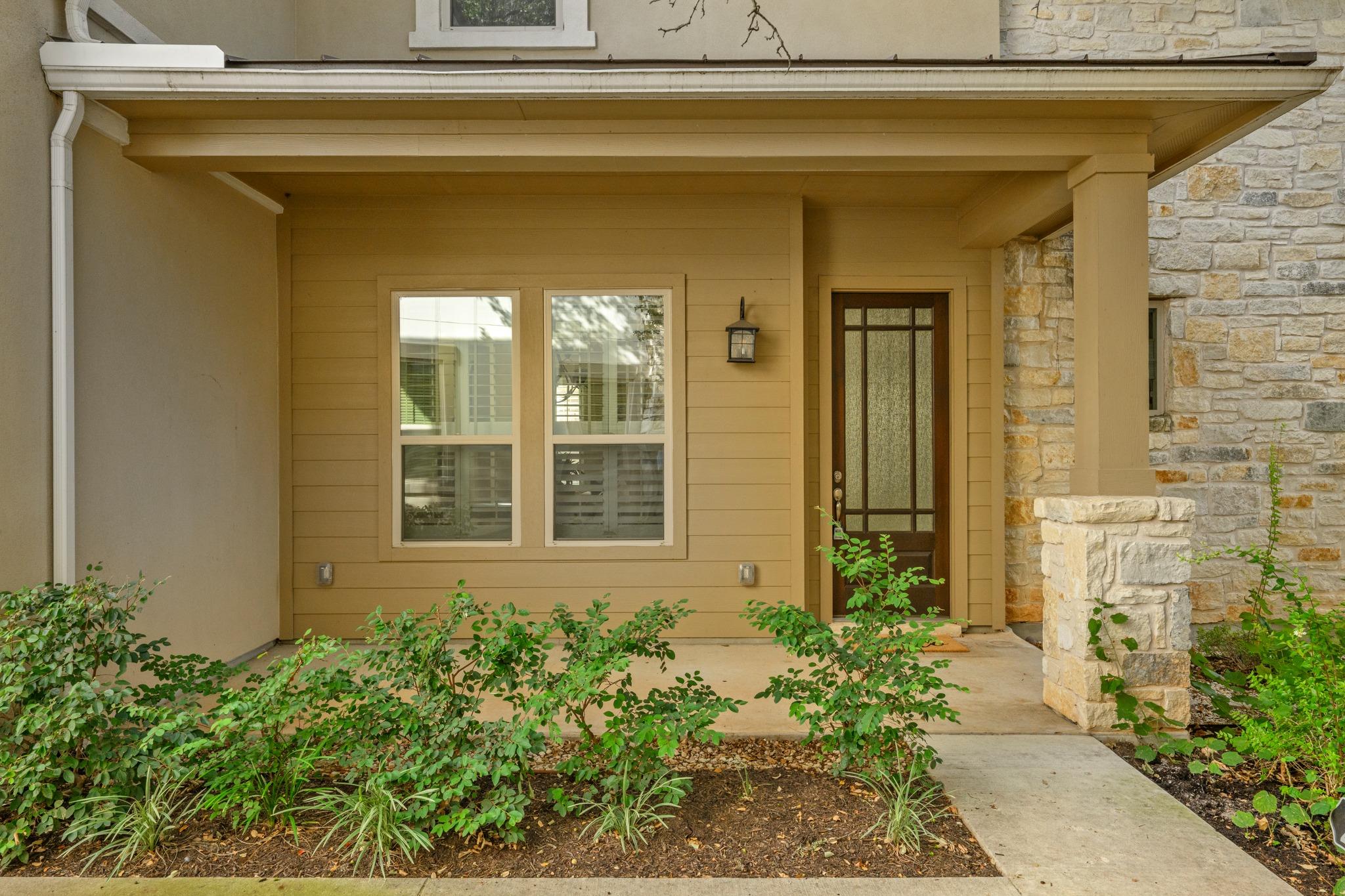 2706  Currant Cv, photo 3