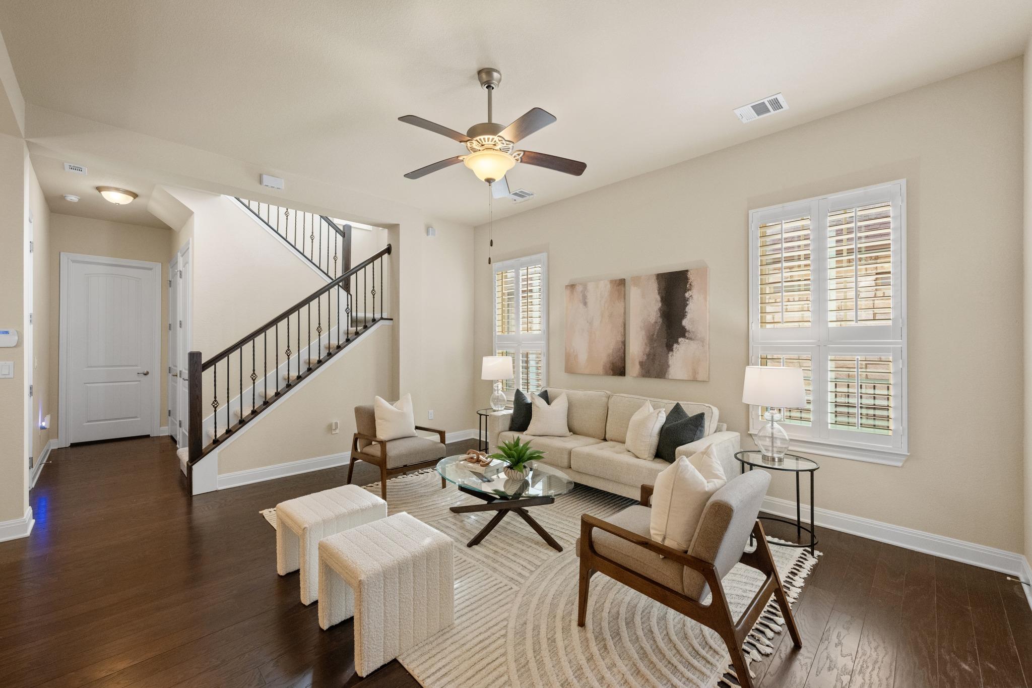2706  Currant Cv, photo 5
