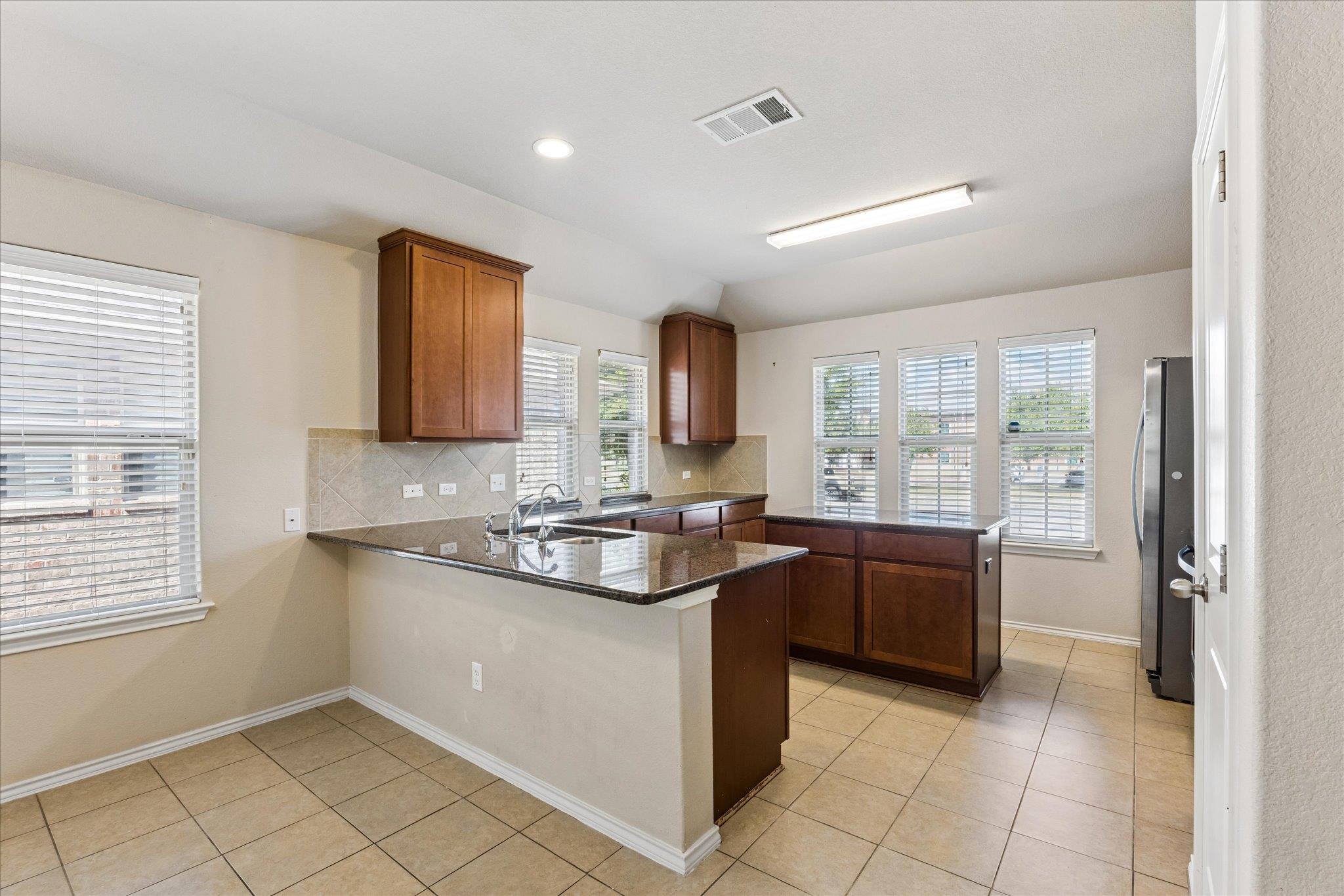 520 S Brook Dr, photo 4