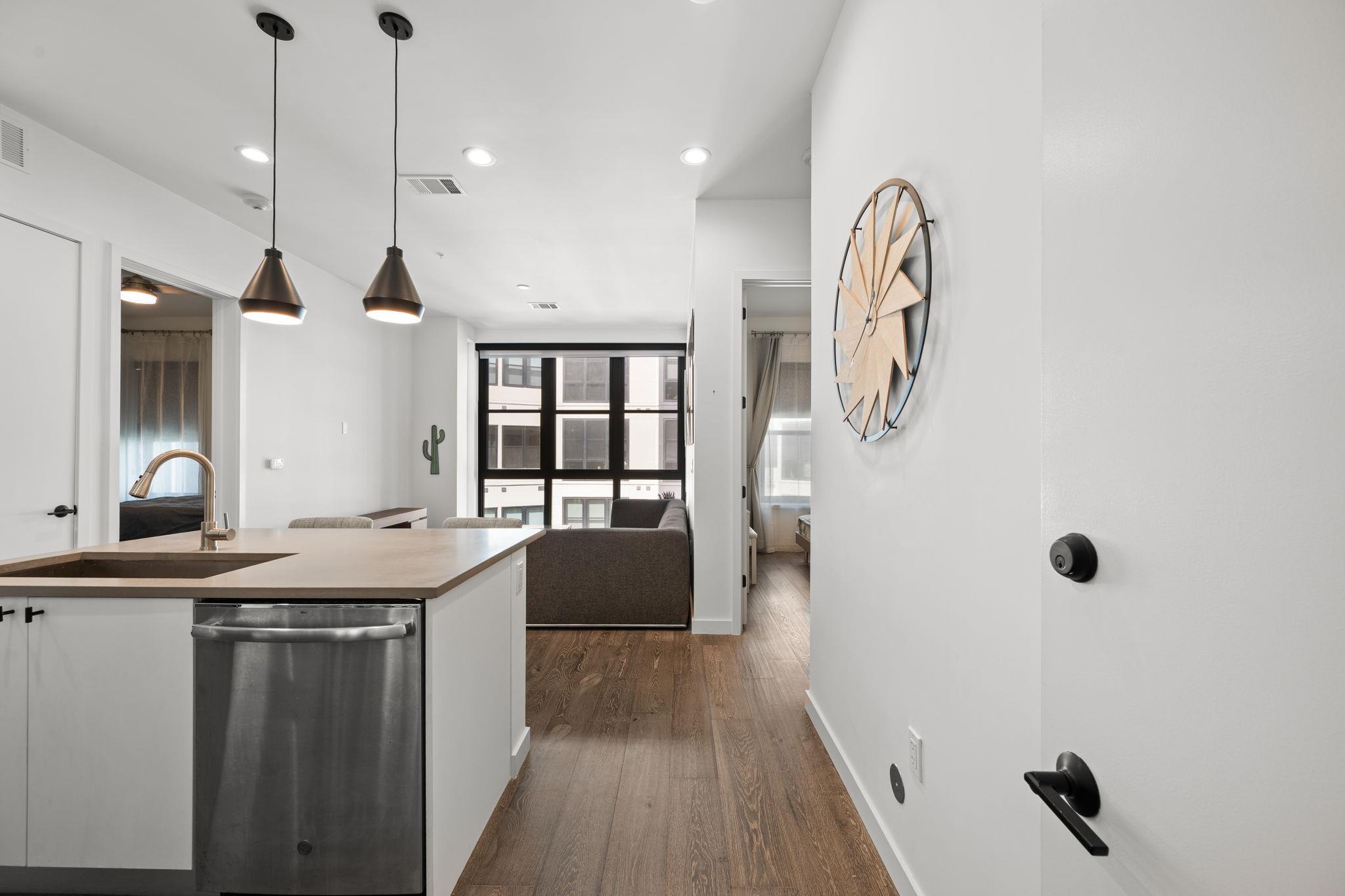 800  Embassy Dr  #302, photo 2