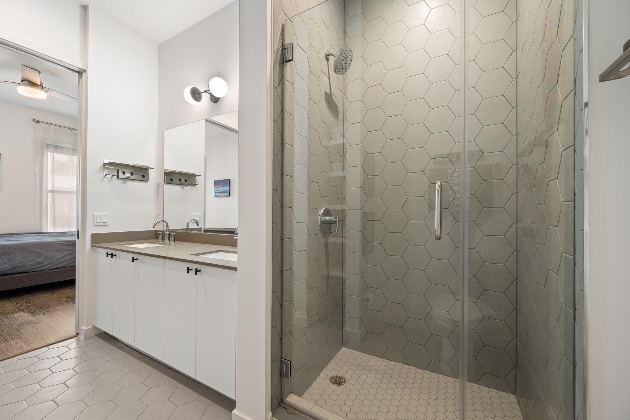 800  Embassy Dr  #302, photo 12