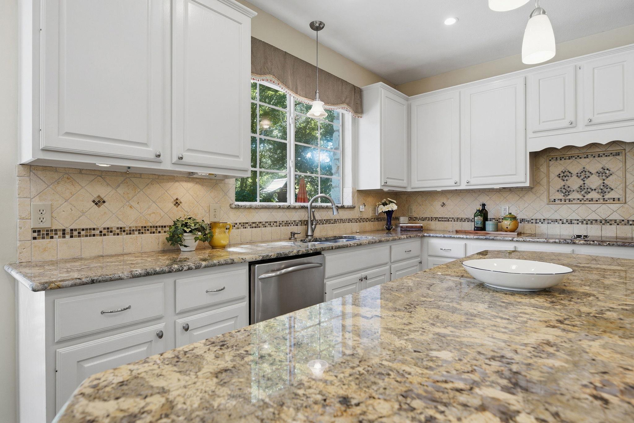 2041  Saint Andrews Dr, photo 6