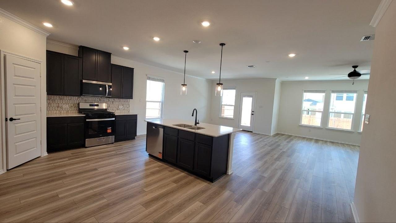 3745  Campora Ln, photo 4