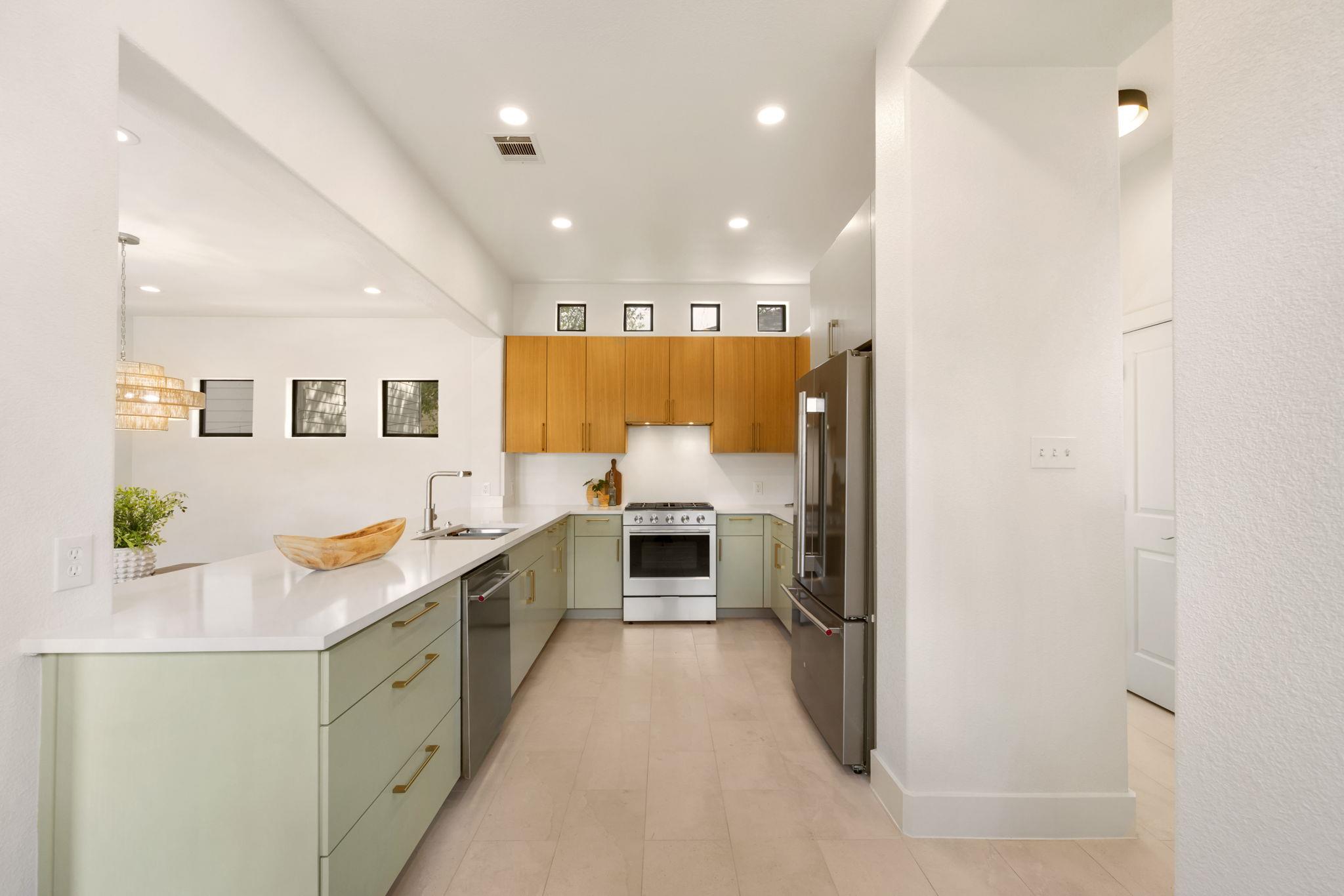 1814  Maple Ave, photo 3