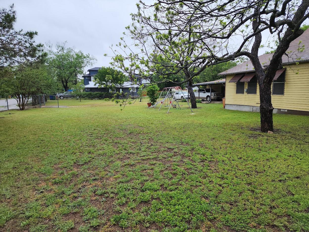 808  Montopolis Dr, photo 6