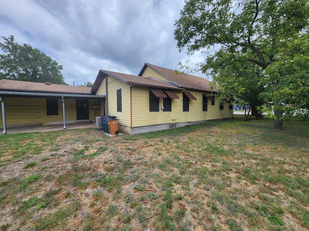 808  Montopolis Dr, photo 8