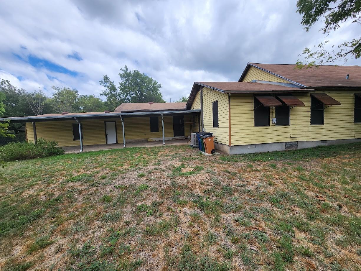 808  Montopolis Dr, photo 9