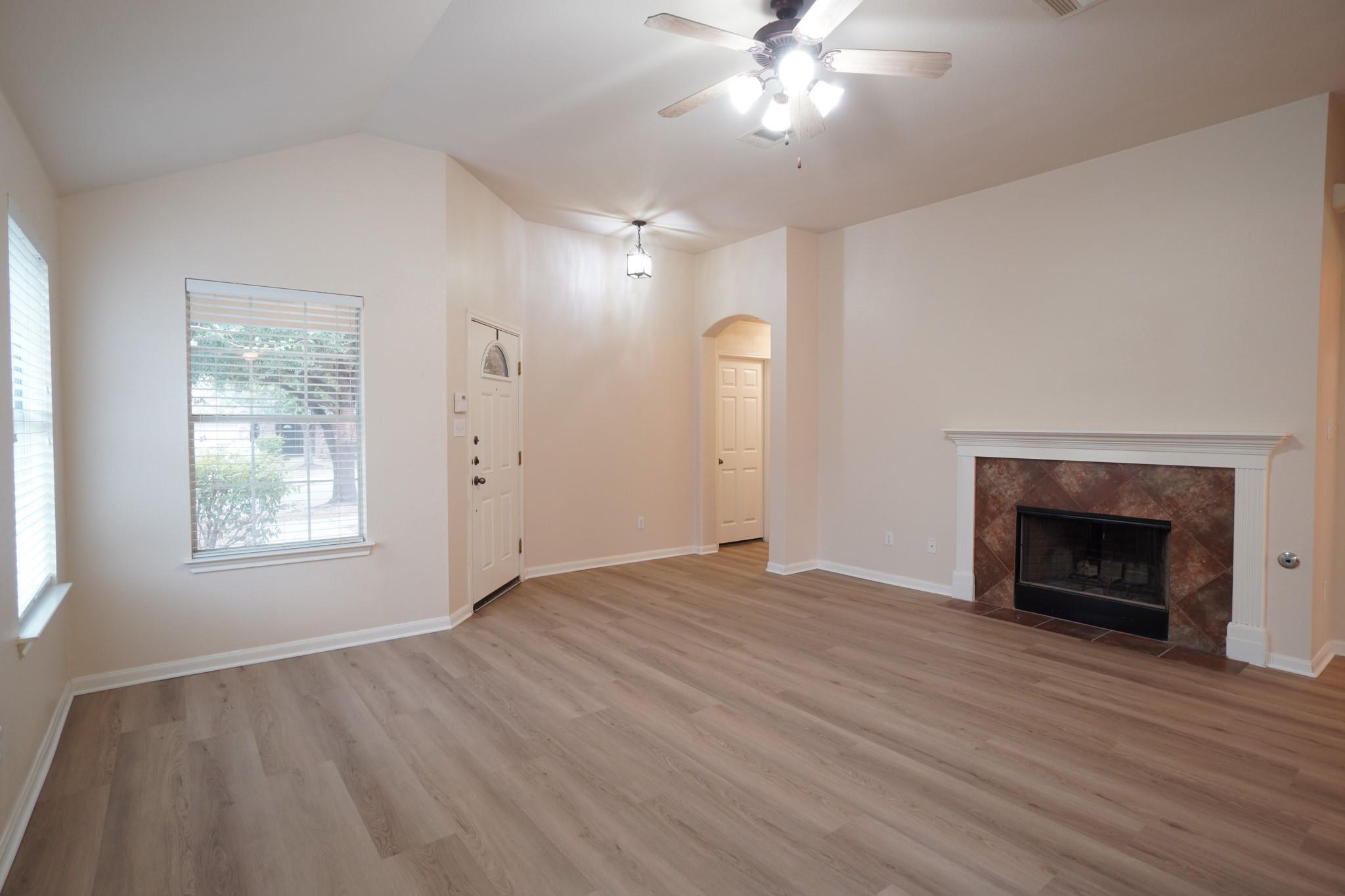 368  AMBER ASH Dr, photo 4