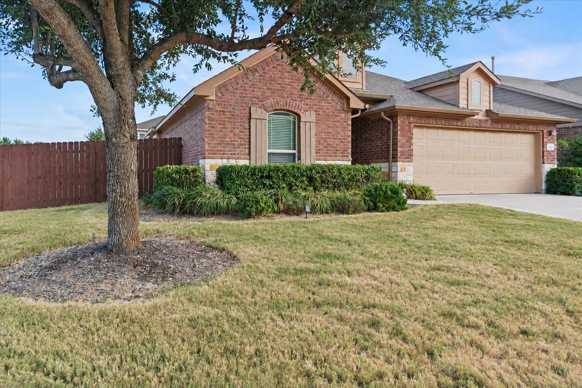 236  Fletcher Bnd, photo 4