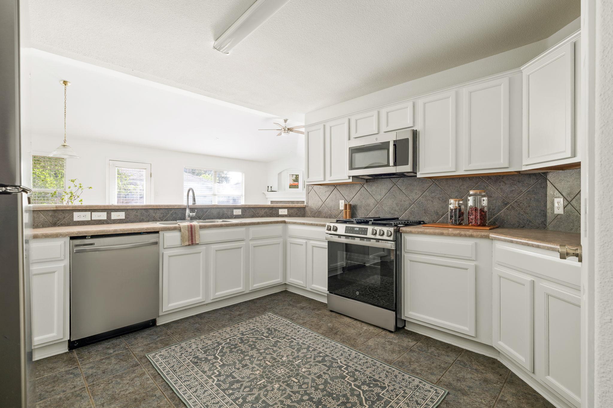 1535  Lorson Loop, photo 11
