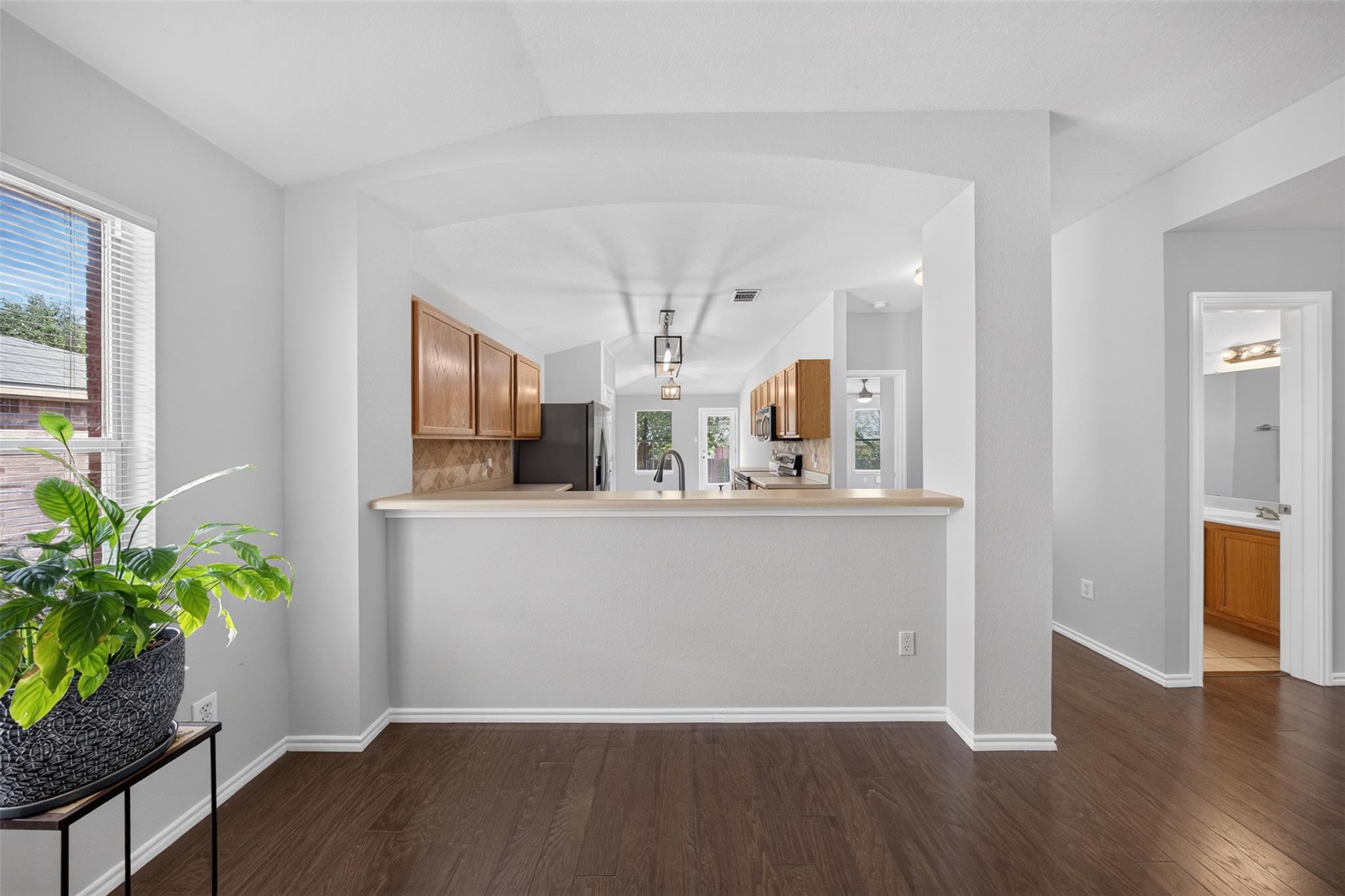 112  Northern Trl, photo 9