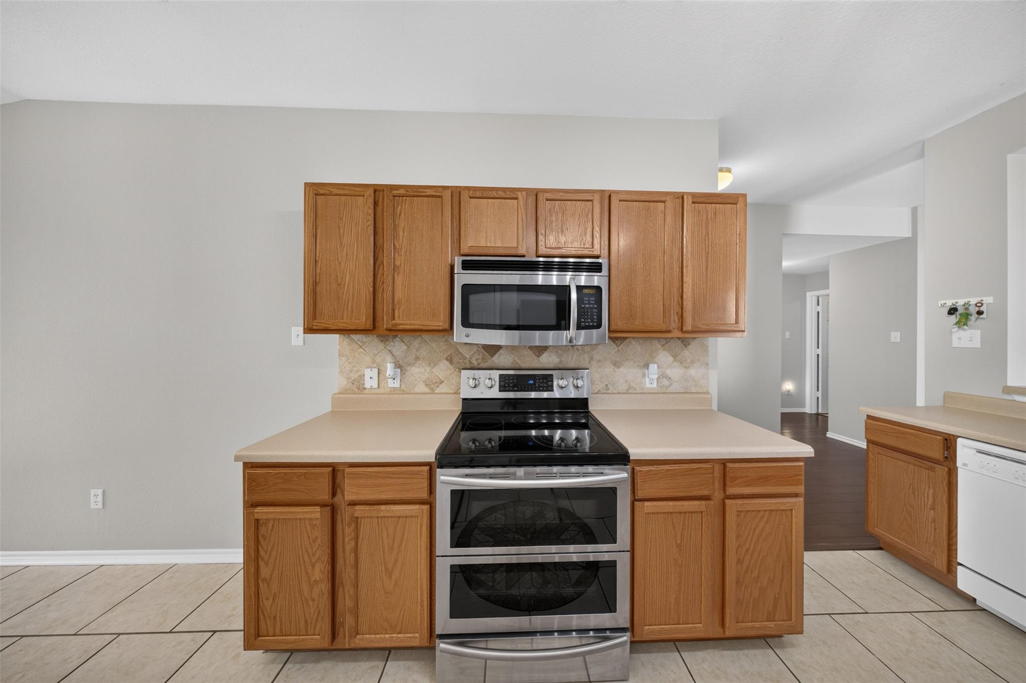 112  Northern Trl, photo 10