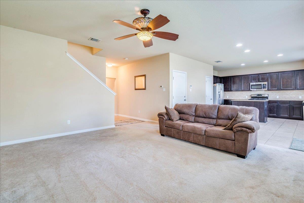 809  Hometown Pkwy, photo 8