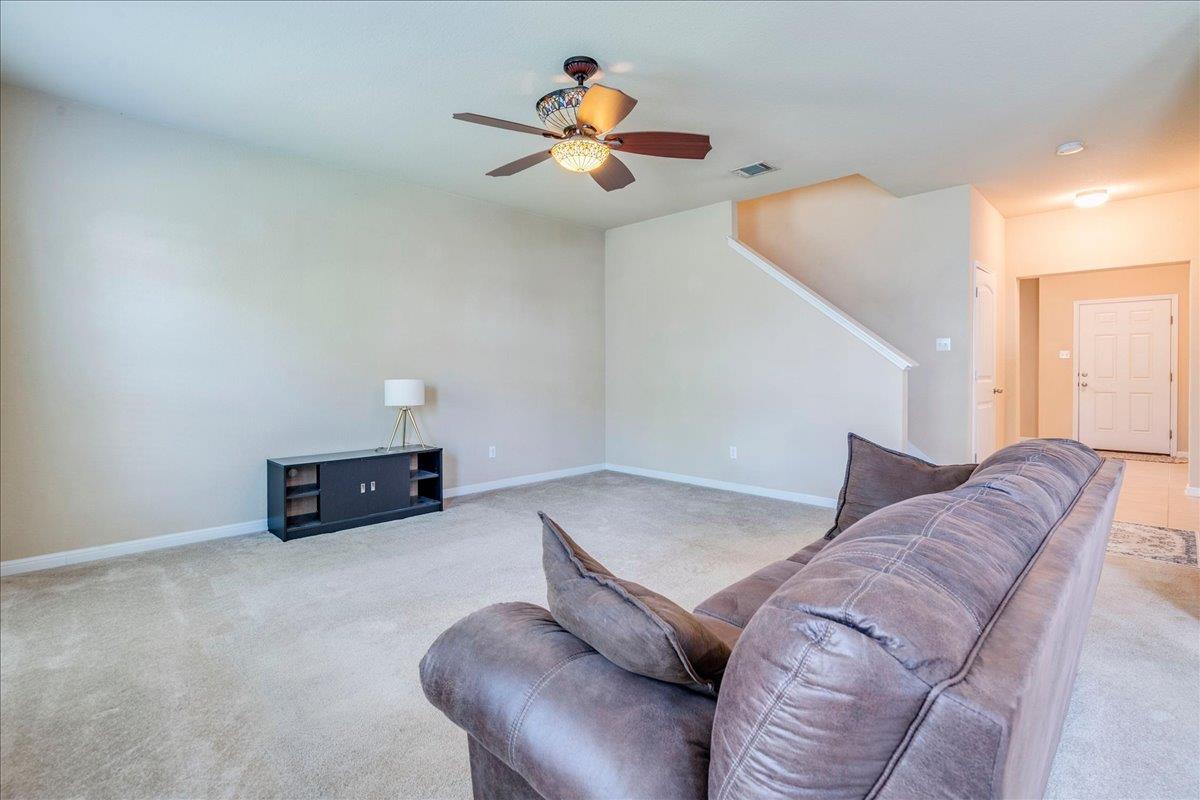 809  Hometown Pkwy, photo 9