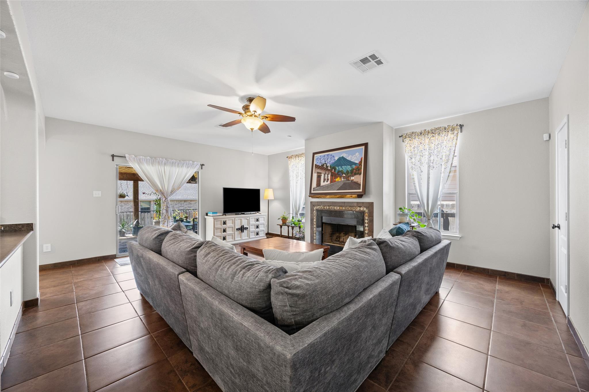 501  Wildwood Dr, photo 3