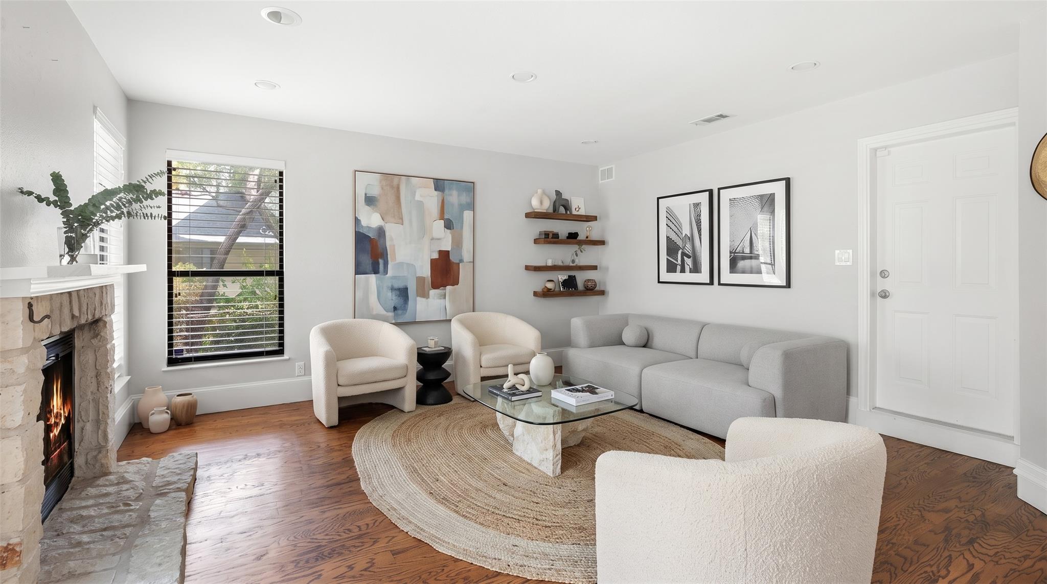 108 W SPRING Dr, photo 11