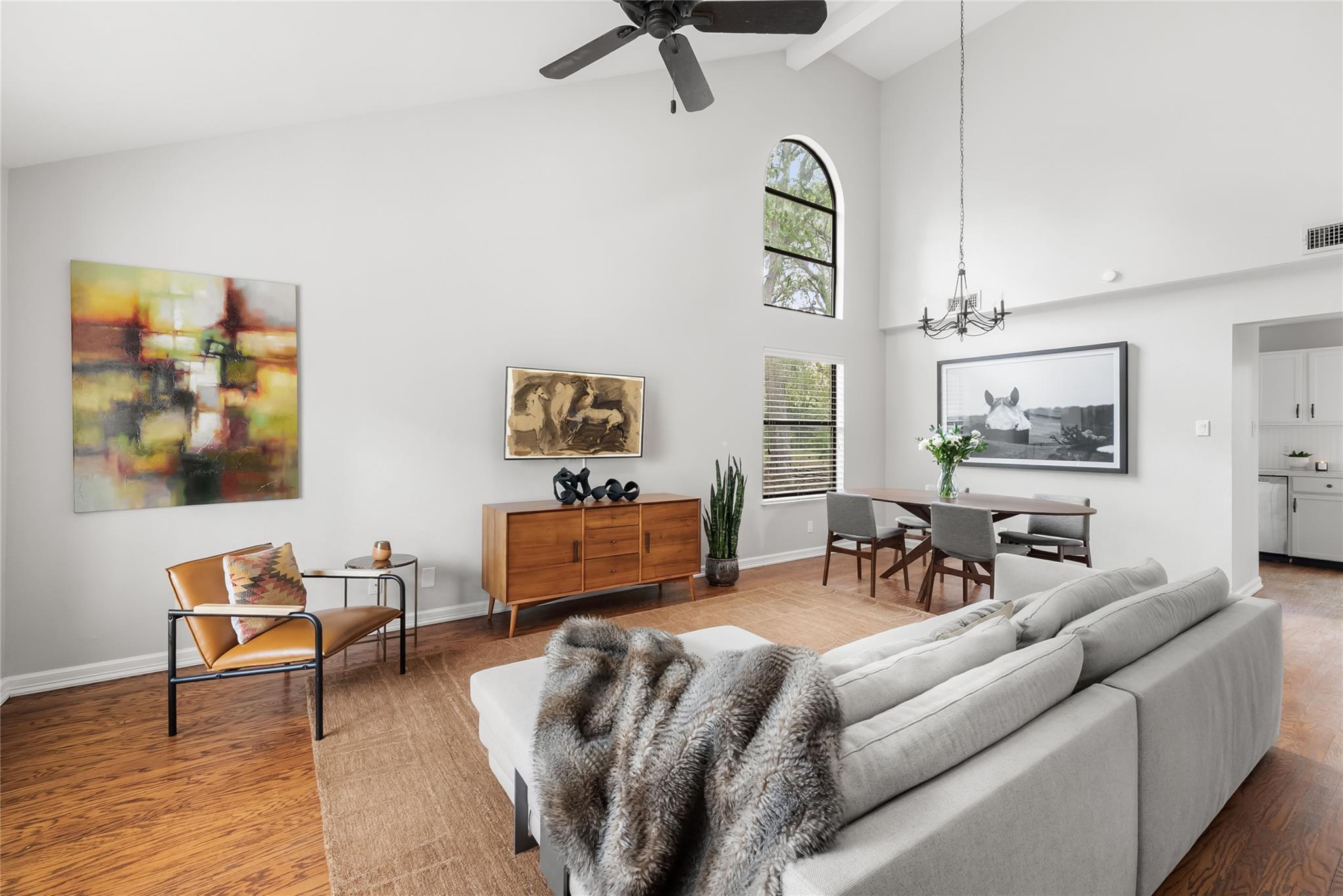 108 W SPRING Dr, photo 8