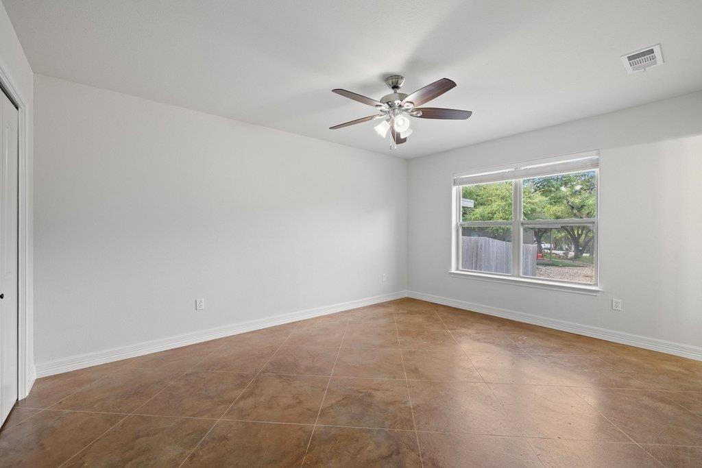 604  Whispering Hollow Cir, photo 8