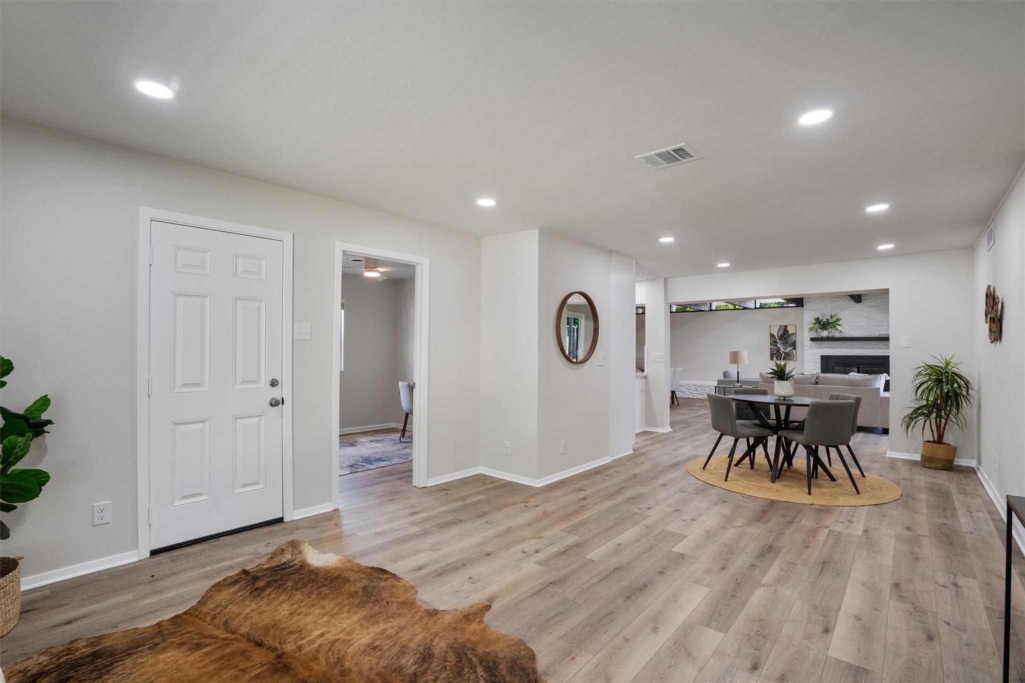 8303  Briarwood Ln, photo 3