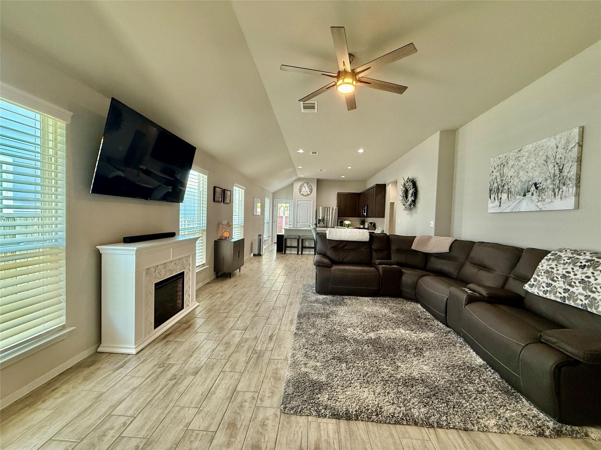 144  Riverhill Dr, photo 5