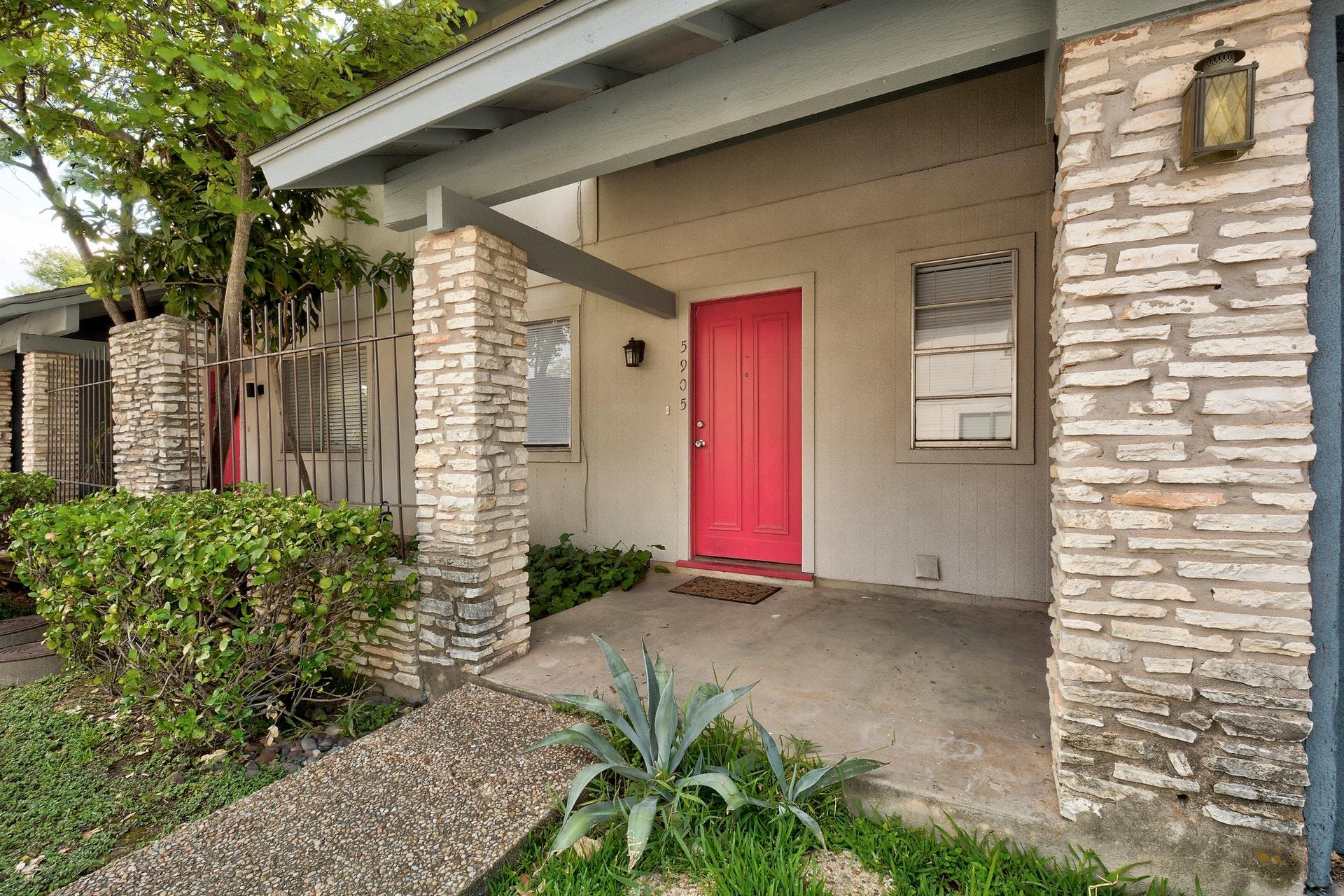 5905  Hidden Valley Trl, photo 2