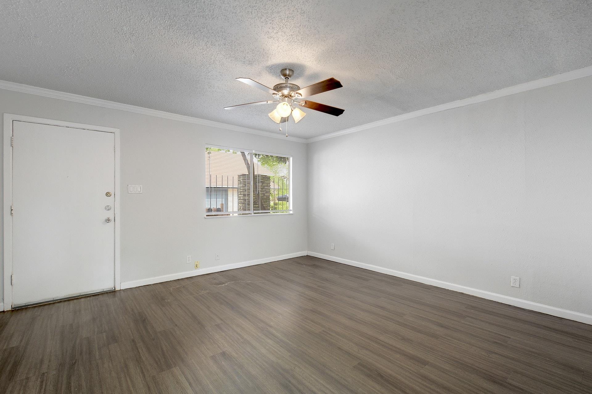 5905  Hidden Valley Trl, photo 4