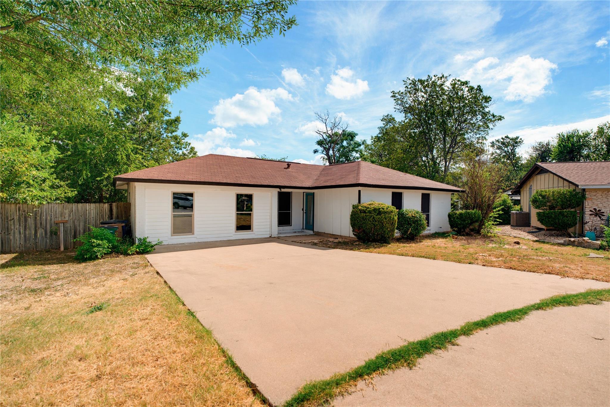 2311  Campden Dr, photo 2