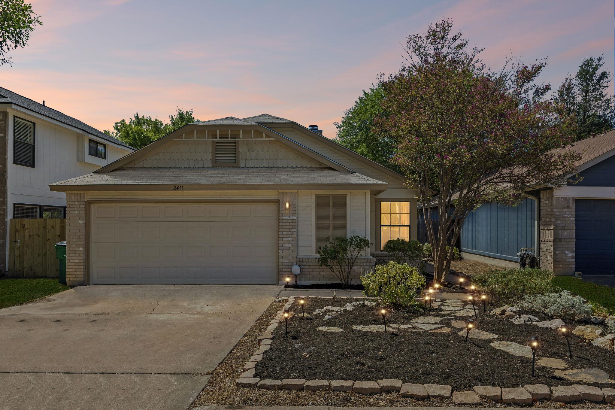 2411  Dowd Ln, photo 3