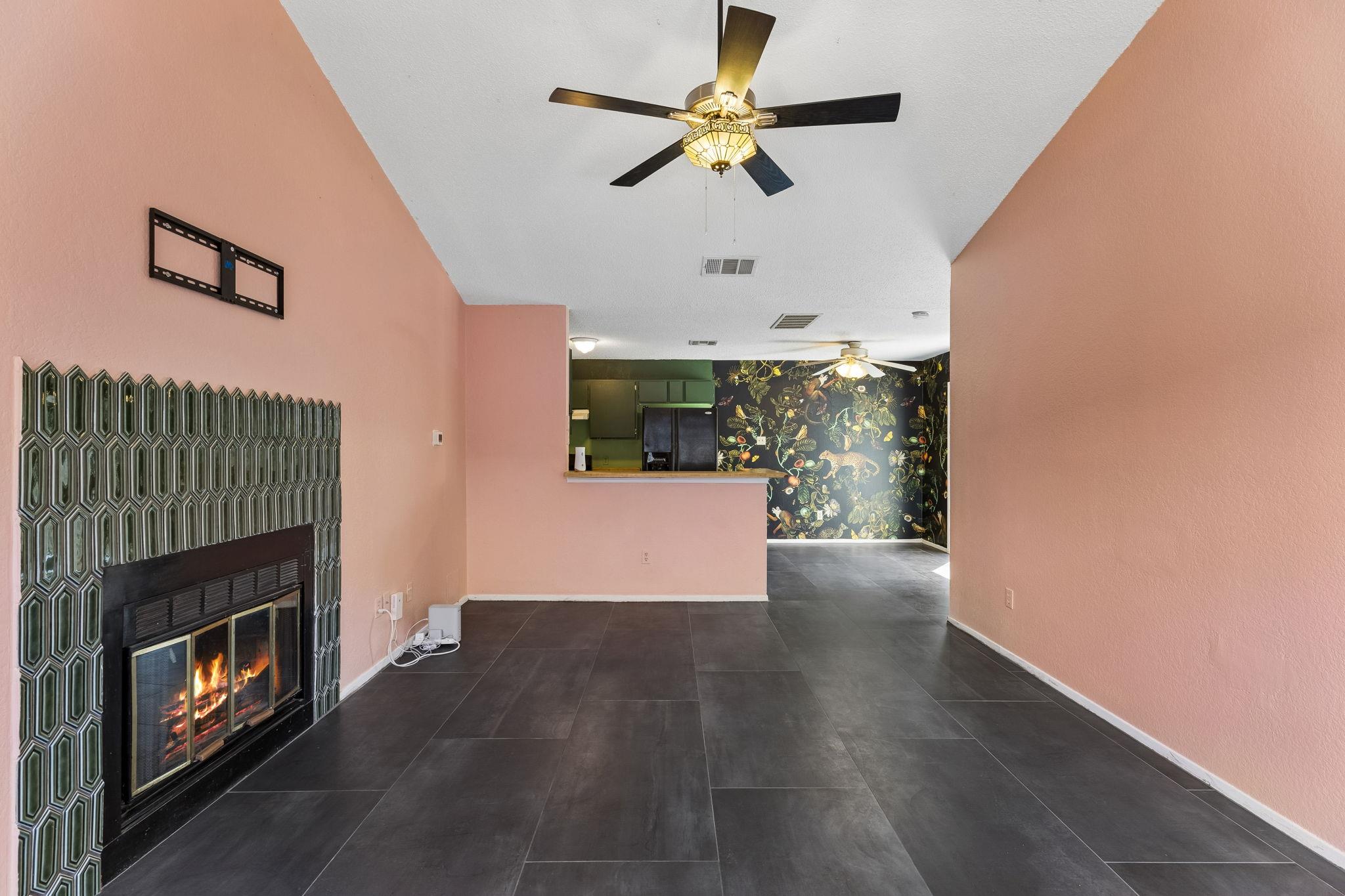 2411  Dowd Ln, photo 4