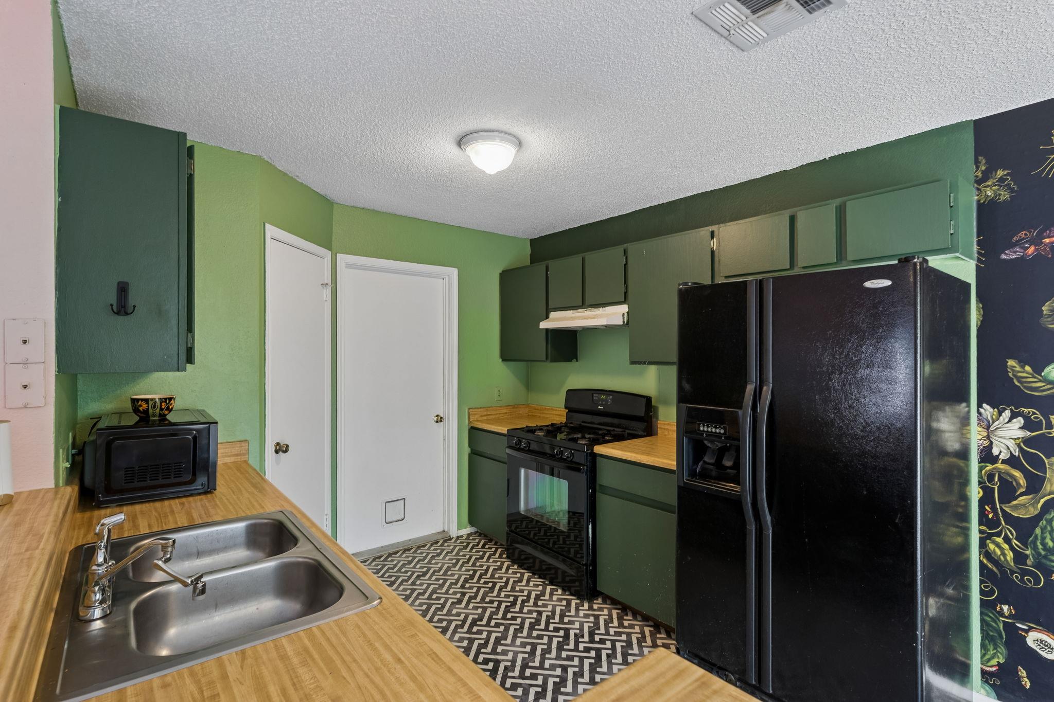 2411  Dowd Ln, photo 8