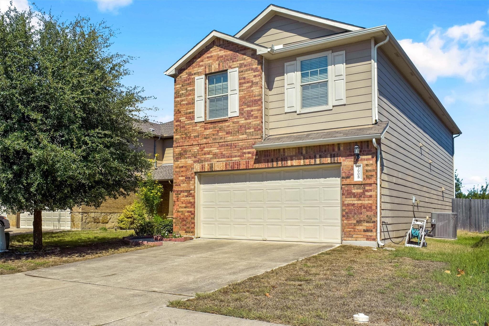 3908  Belmont Stables Ln, photo 2