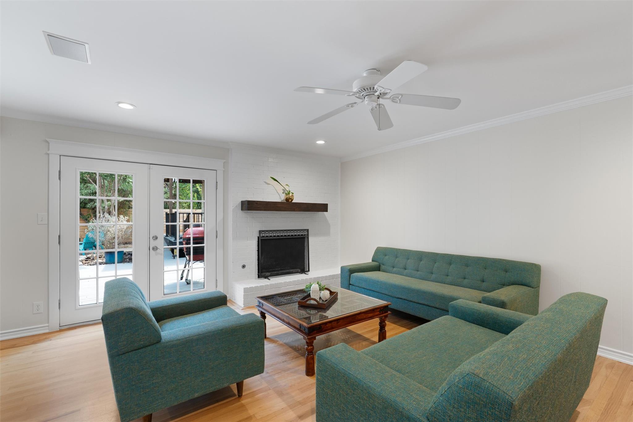 8605  Primrose Ln, photo 4