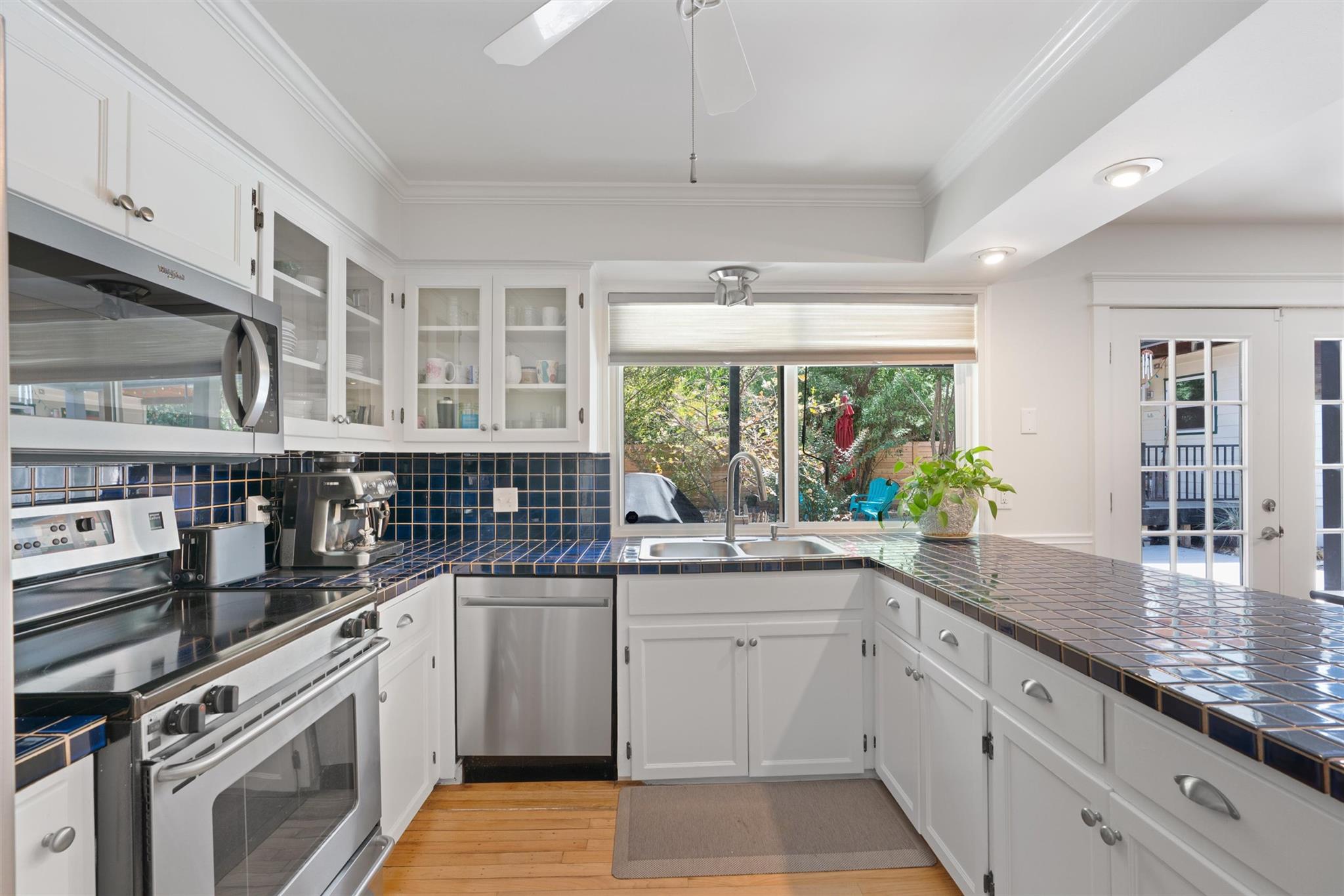 8605  Primrose Ln, photo 9