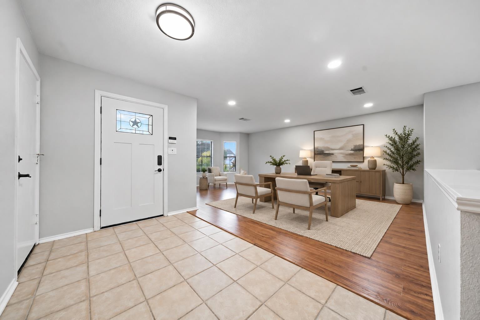 2423  Lavendale Ct, photo 2