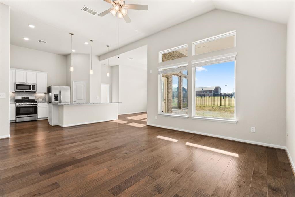 820  Paper Daisy Path, photo 12