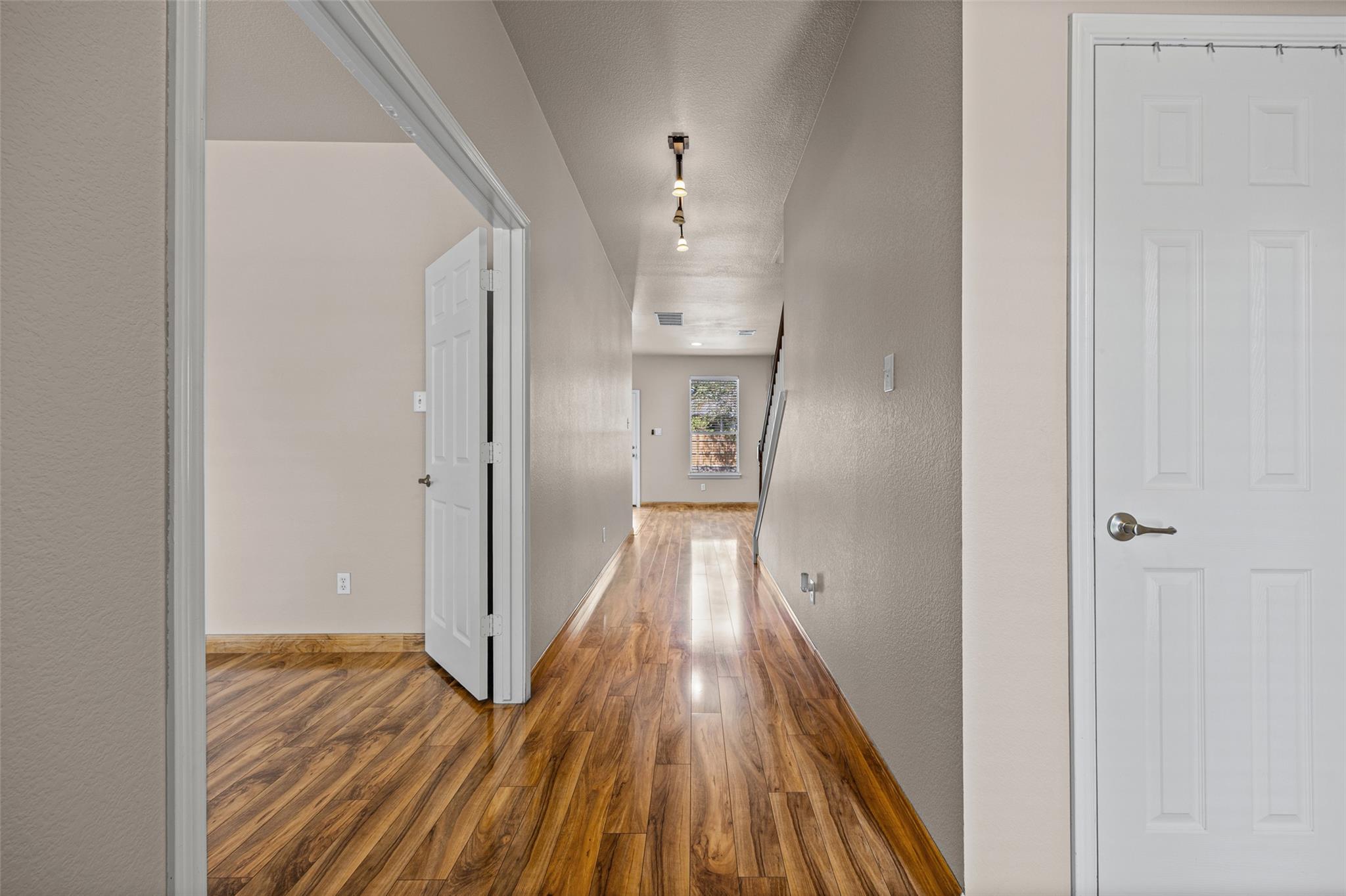 1704  McClannahan Dr, photo 4