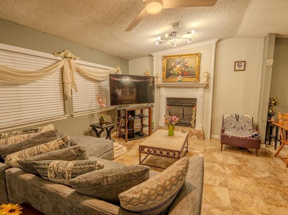 4801  Cabob St, photo 2